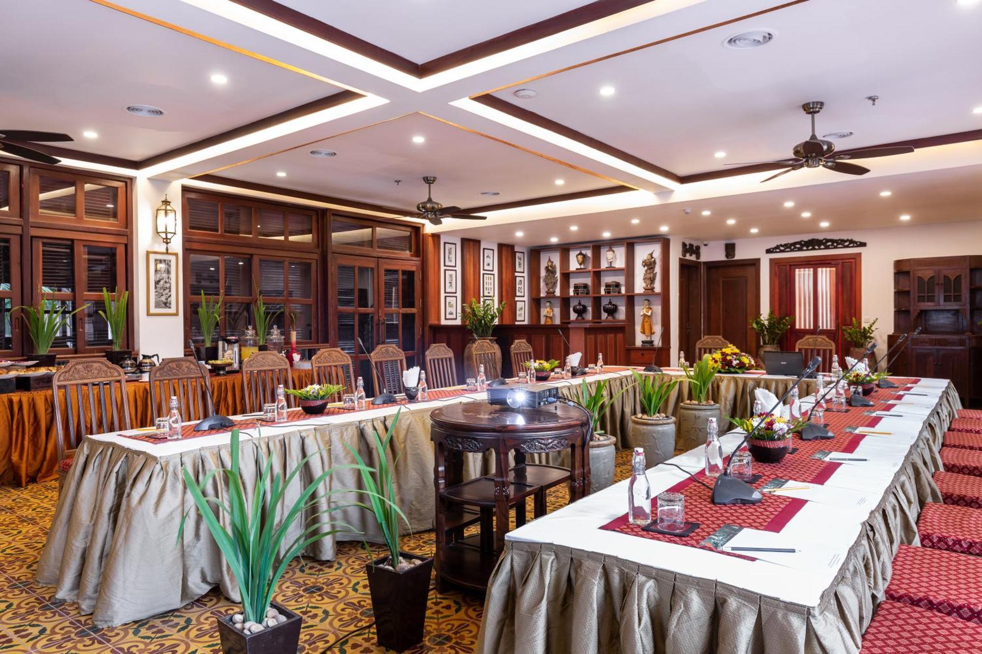 Montra Nivesha Residence And Art Siem Reap Esterno foto