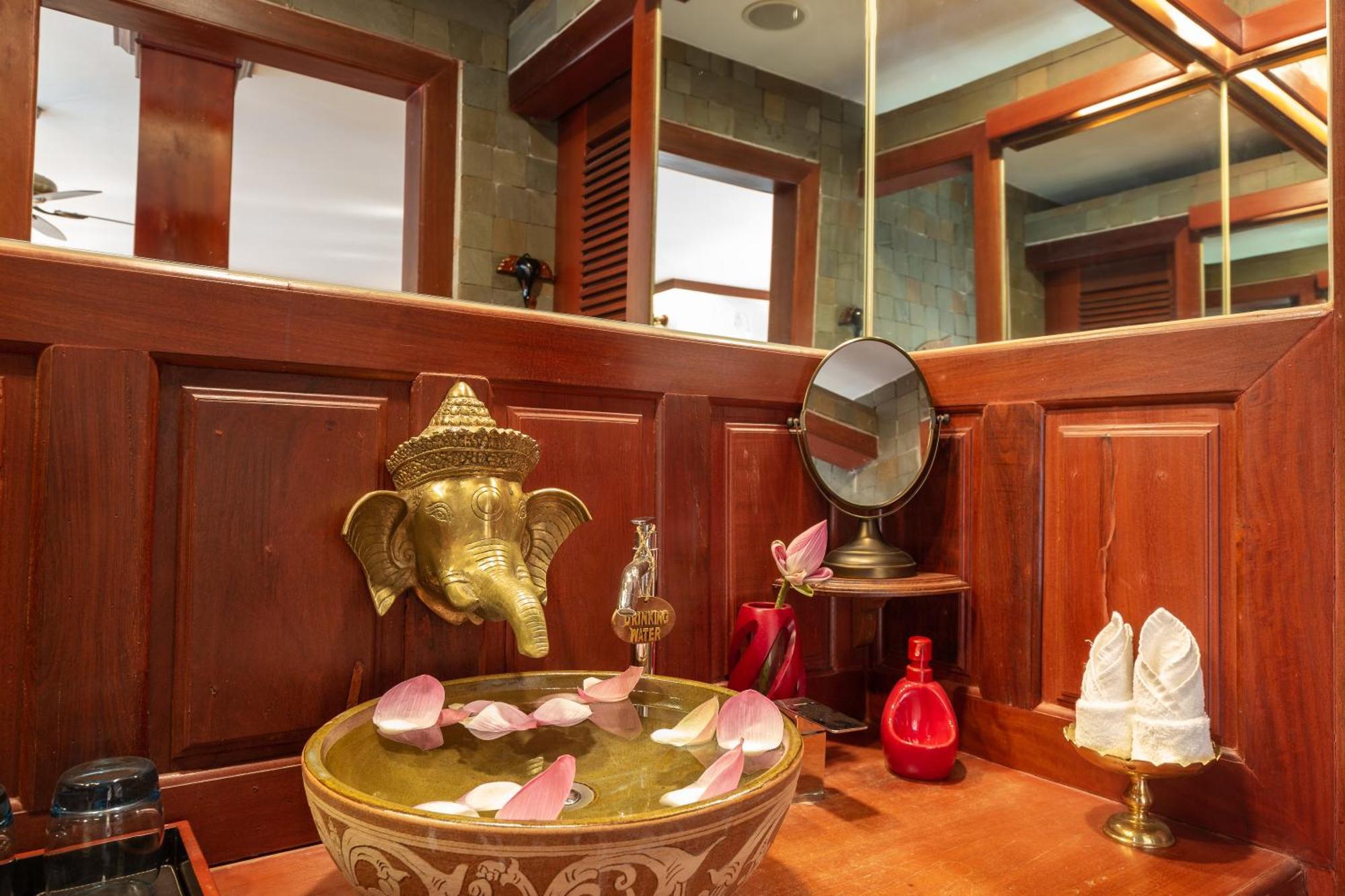 Montra Nivesha Residence And Art Siem Reap Esterno foto